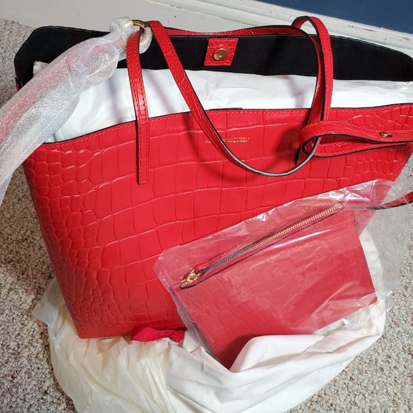 New Authentic Alexander McQueen Croco Tote Bag w/ Gold Skull Charm Red Leather - Picture 8 of 11